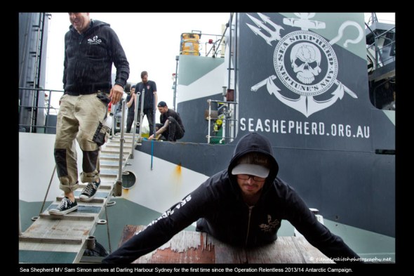 10_Sam Simon arrives at Darling Harbour Sydney 2014_© Glenn Lockitch